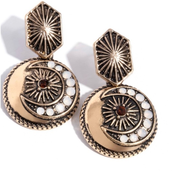 Eclectic Energy - Gold Earrings - Picture 2 of 2